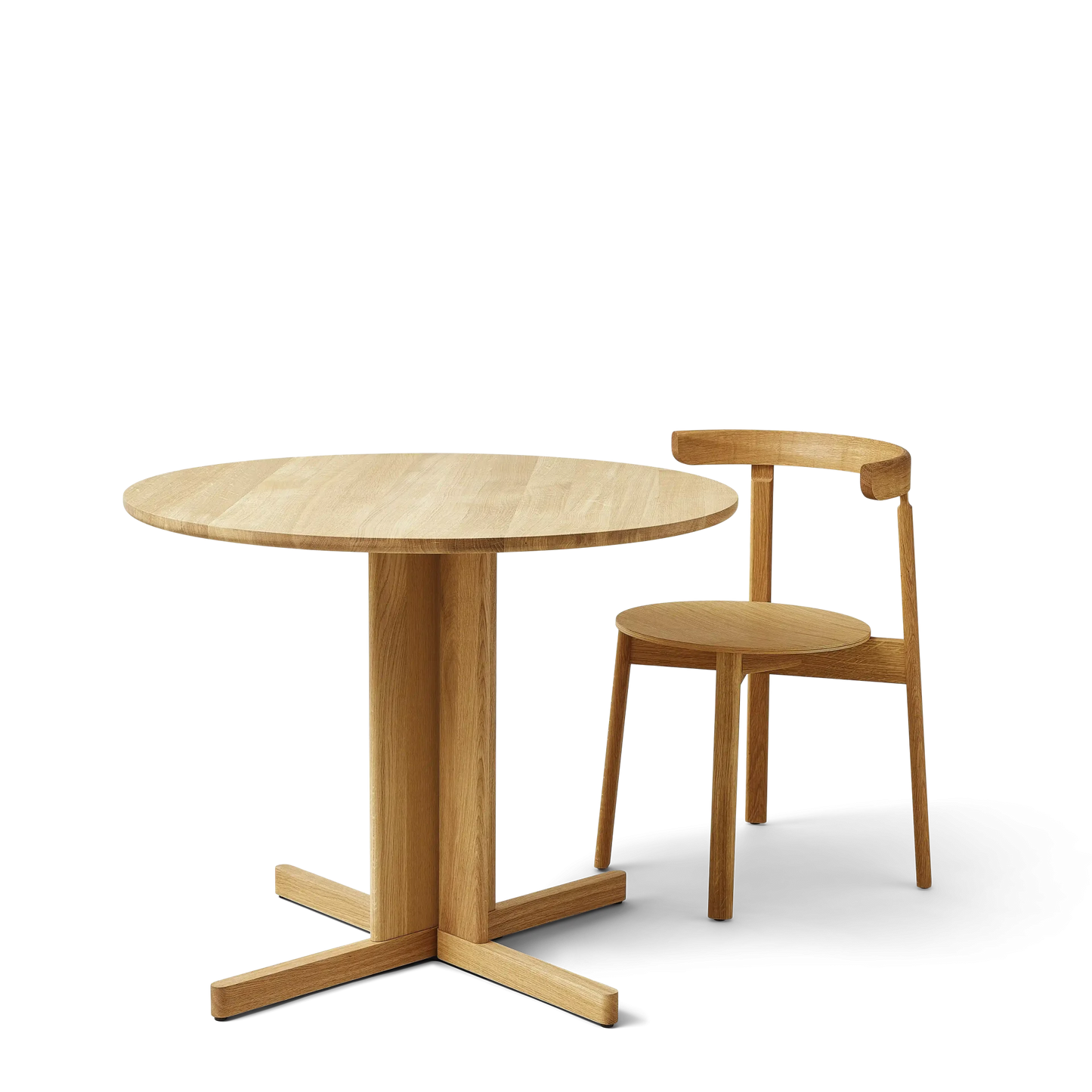 Trefoil Round Table Ø90, Oak — source: formandrefine.com
