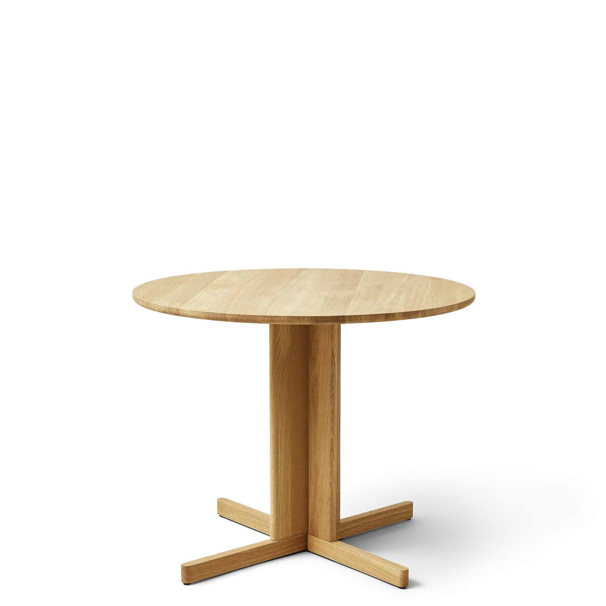 Trefoil Round Table Ø90, Oak — Courtesy Form & Refine