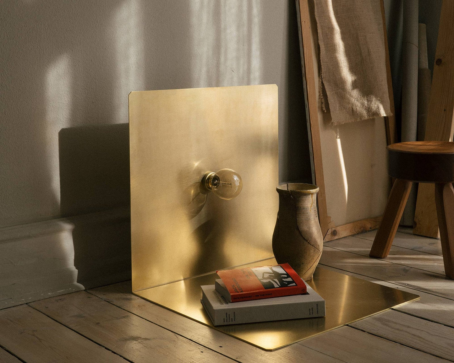 90° Floor Light — Brass — FRAMA
