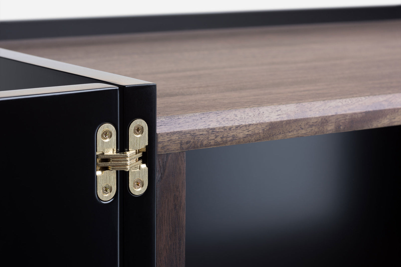 TRUNK TALL CABINET — shot 21