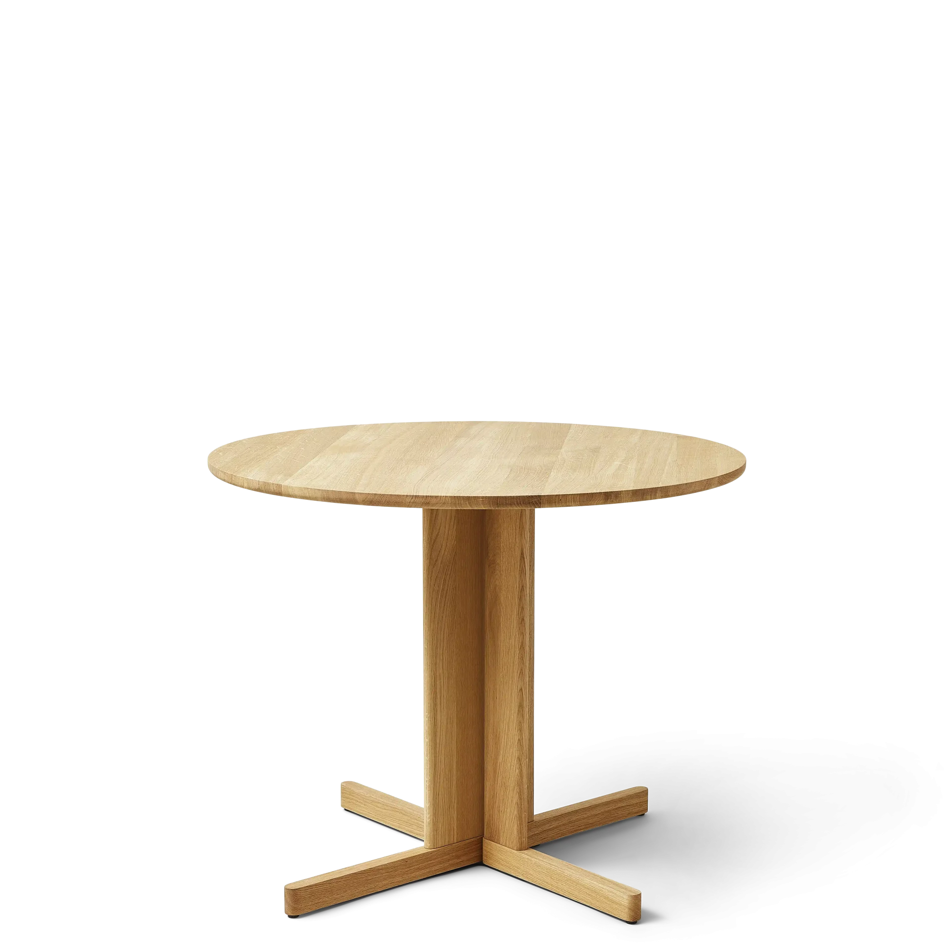 Trefoil Round Table Ø90, Oak — source: formandrefine.com