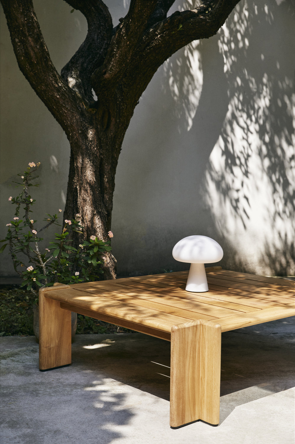 GUBI Atmosfera Coffee Table - official product view