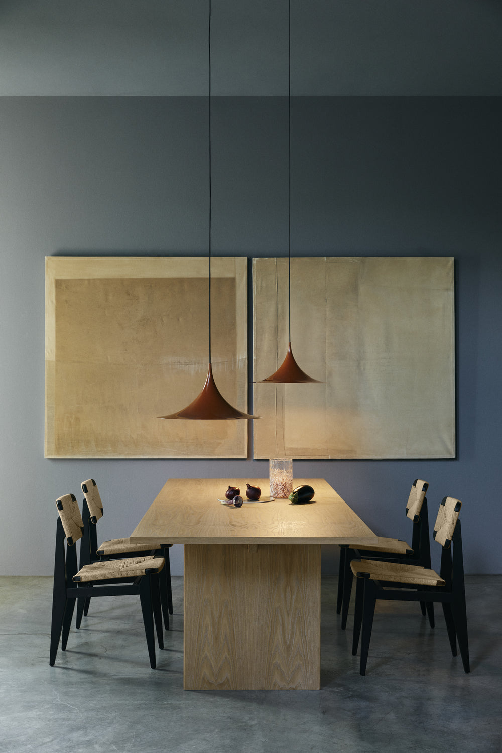 GUBI C-Chair Dining Chair - official product view