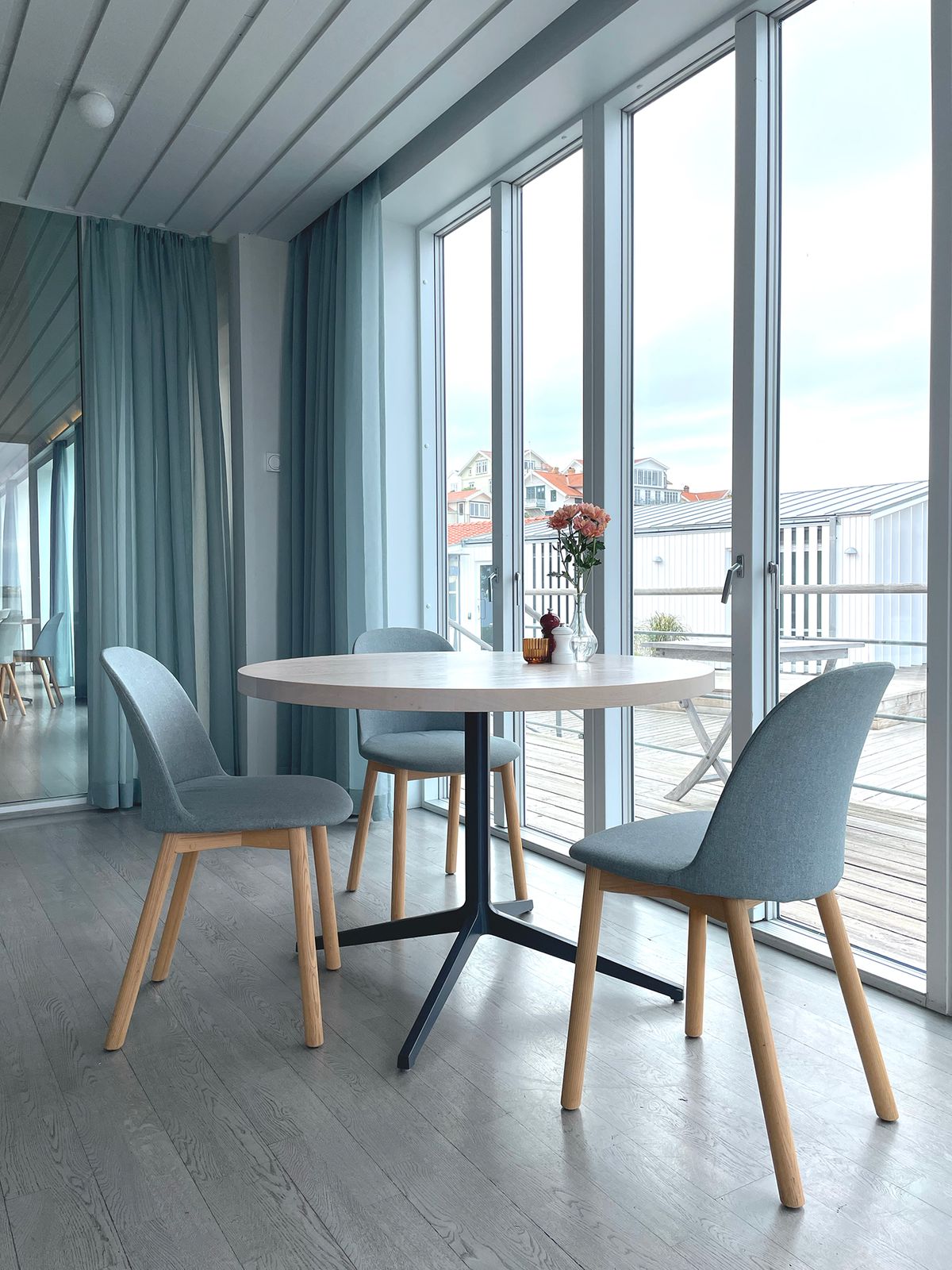 Alfi Chair — Emeco (source: emeco.net)