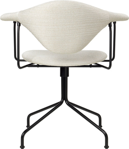 Masculo Meeting Chair by GUBI — Packshots 4 of 7