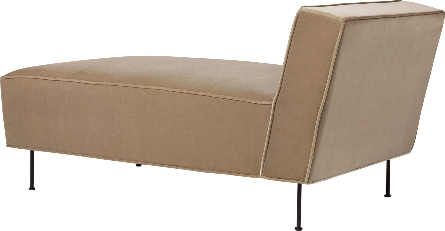 Modern Line Chaise Longue by GUBI — Packshots 2 of 6