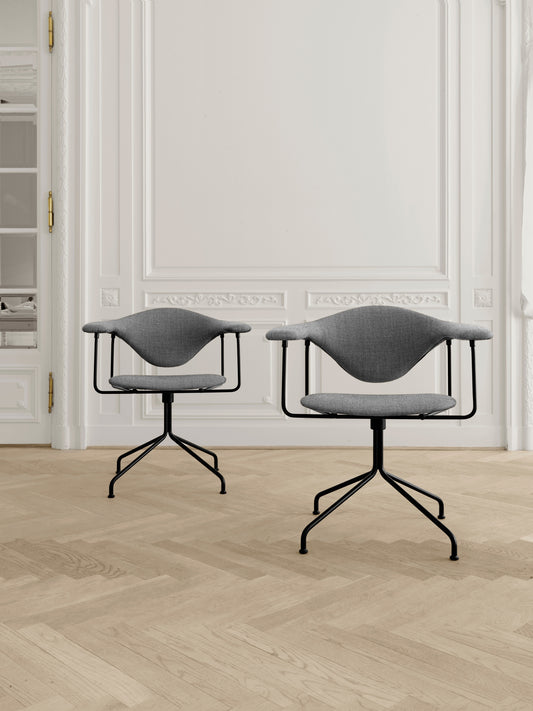 Masculo Meeting Chair by GUBI — Lifestyle Images 2 of 7