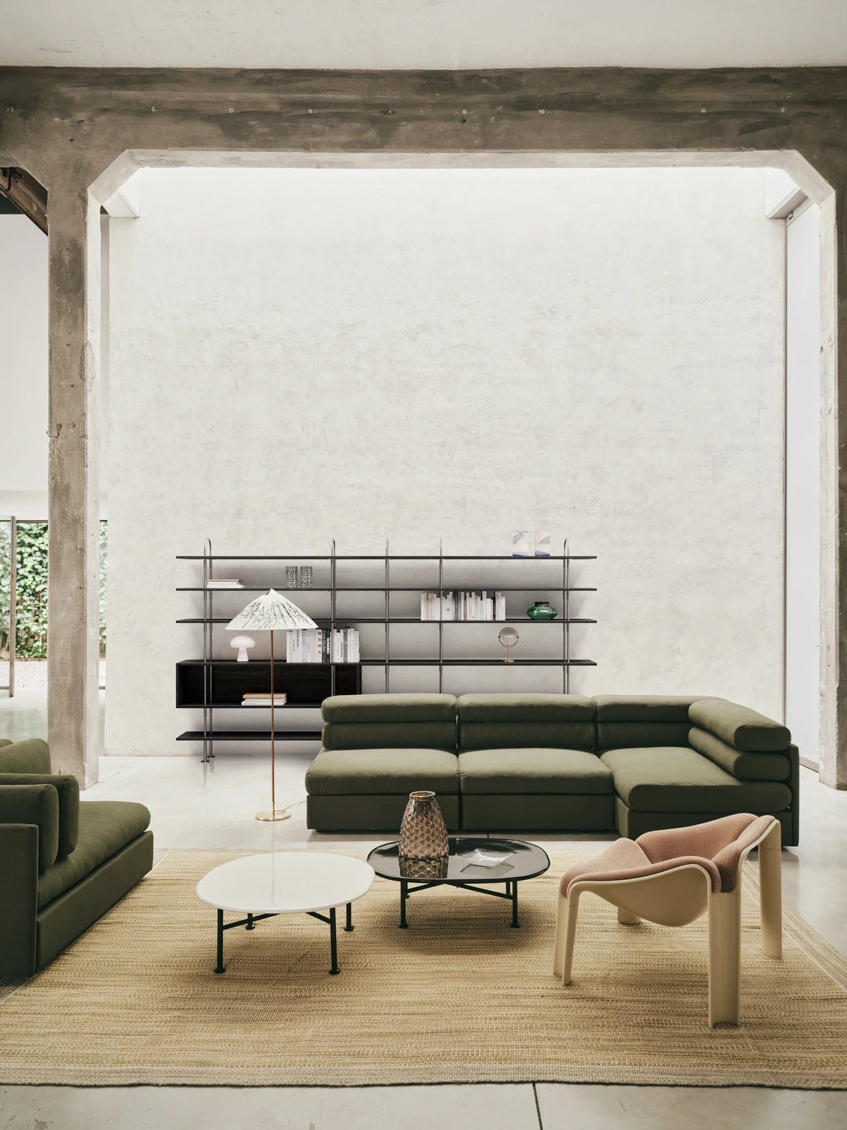 GUBI X GARRO ÉDITIONS 9602 Special Edition floor lamp full product view