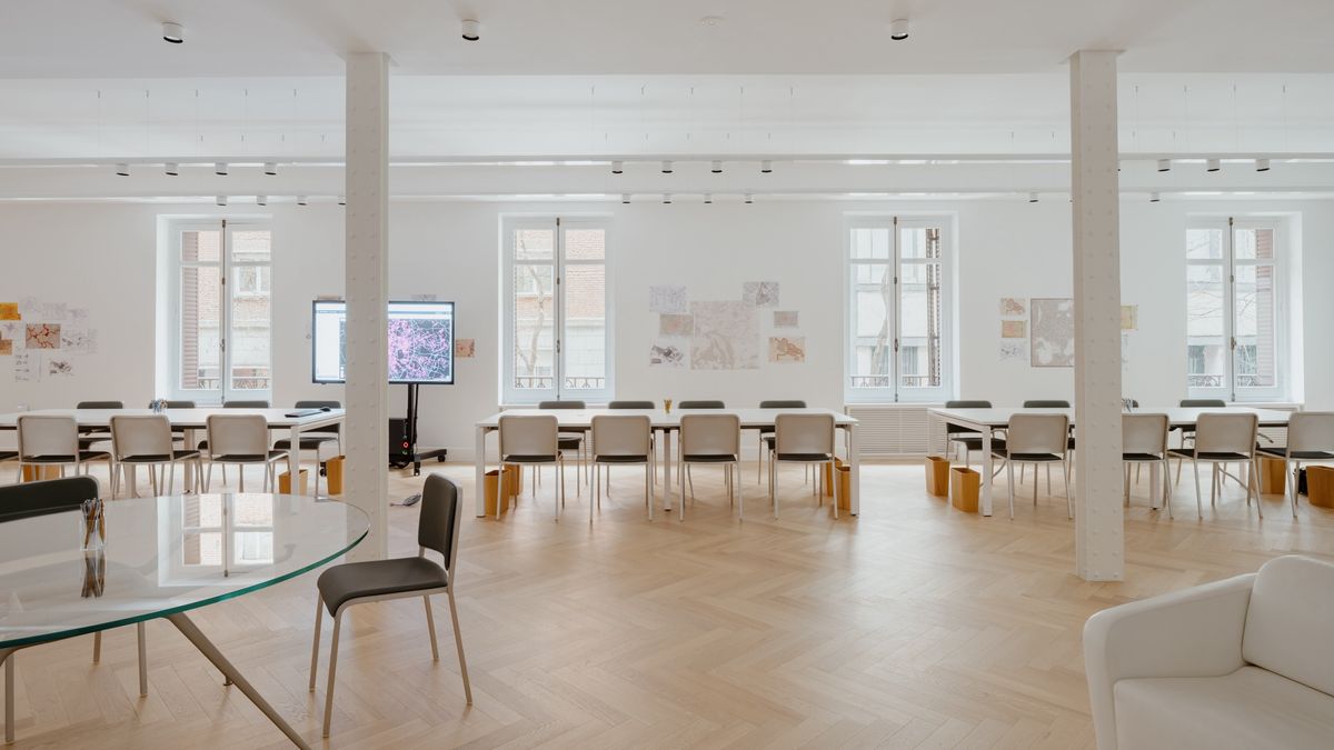 20-06 Stacking Chair — Emeco (source: emeco.net)